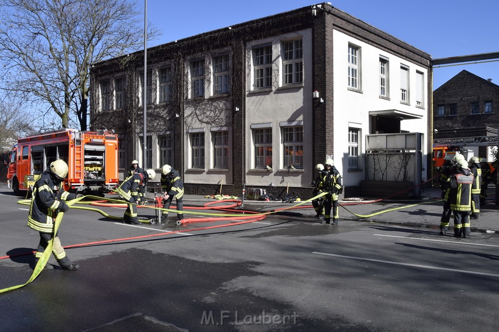 Feuer 4 Koeln Muelheim Deutz Muelheimerstr P463.JPG - Miklos Laubert